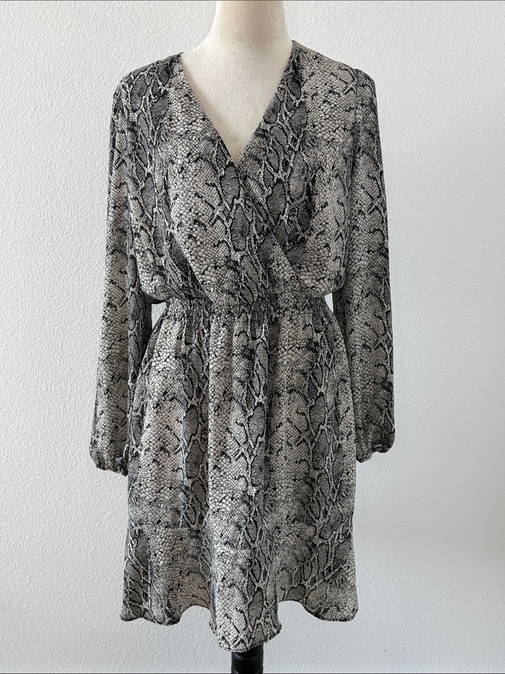 Banana Republic Snake-Print Long Sleeve Dress in Gray, Beige and Black